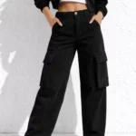 Women's khaki wide-leg cargo jeans
