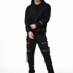Cargo pants with zippered pockets